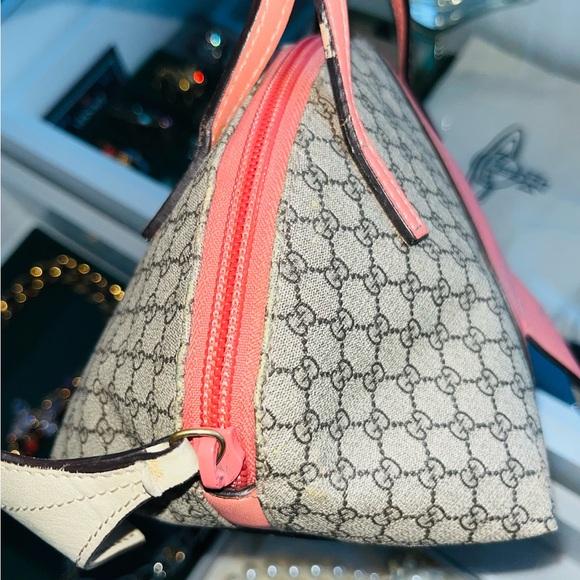 Gucci: Whale Animal Novelty Zoo Tote Bag - Picture 6 of 16